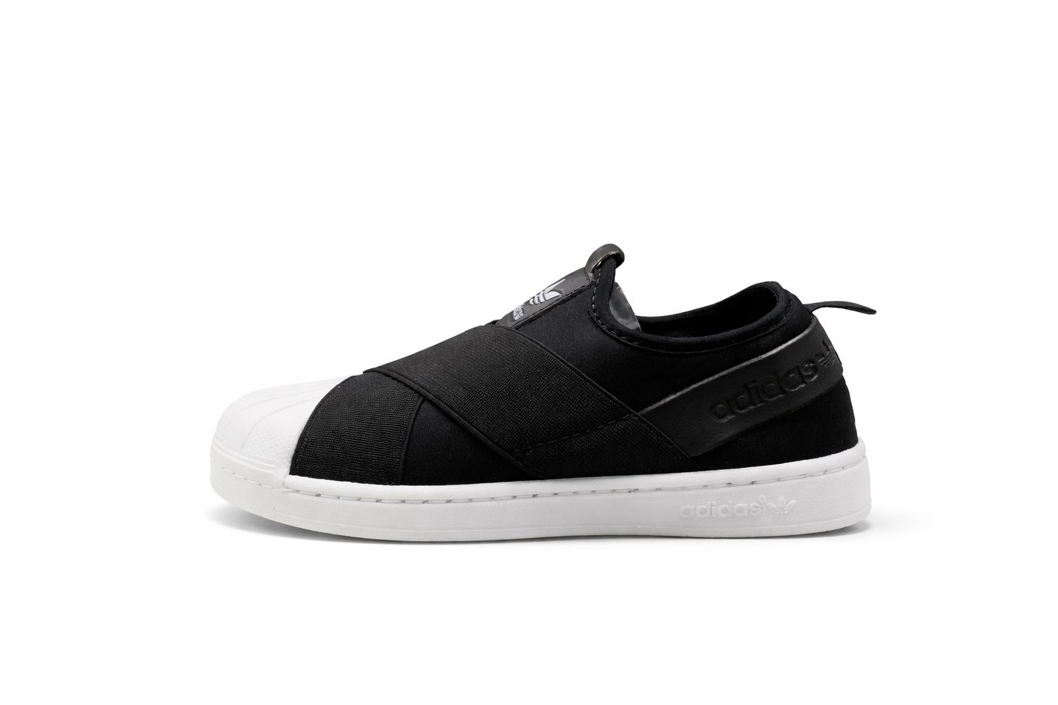 Adidas Slip On preto e branco