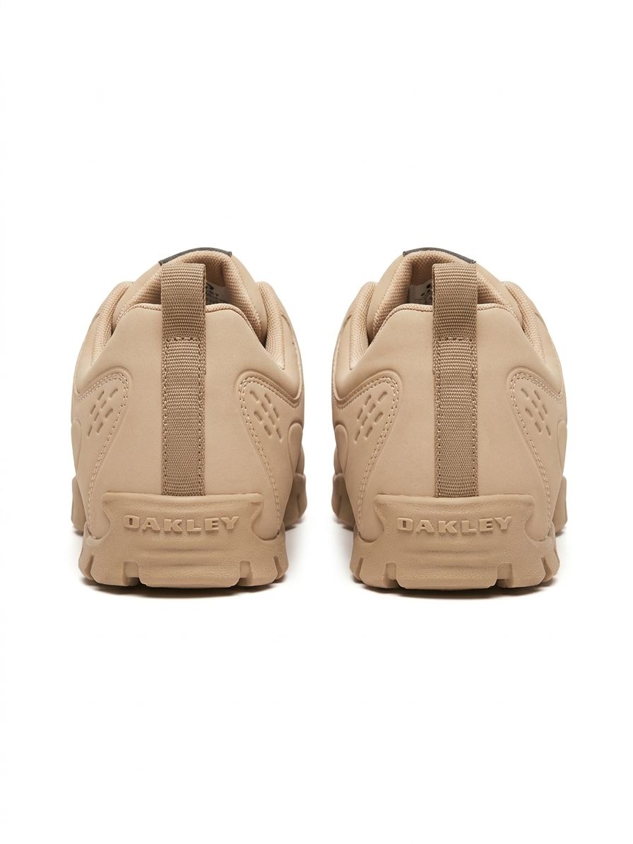 Bota Oakley Stratus Bege