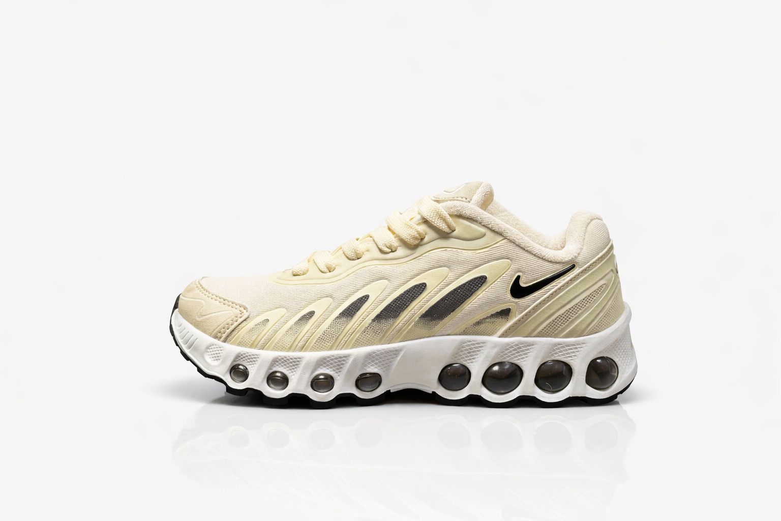 Nike DN Bege