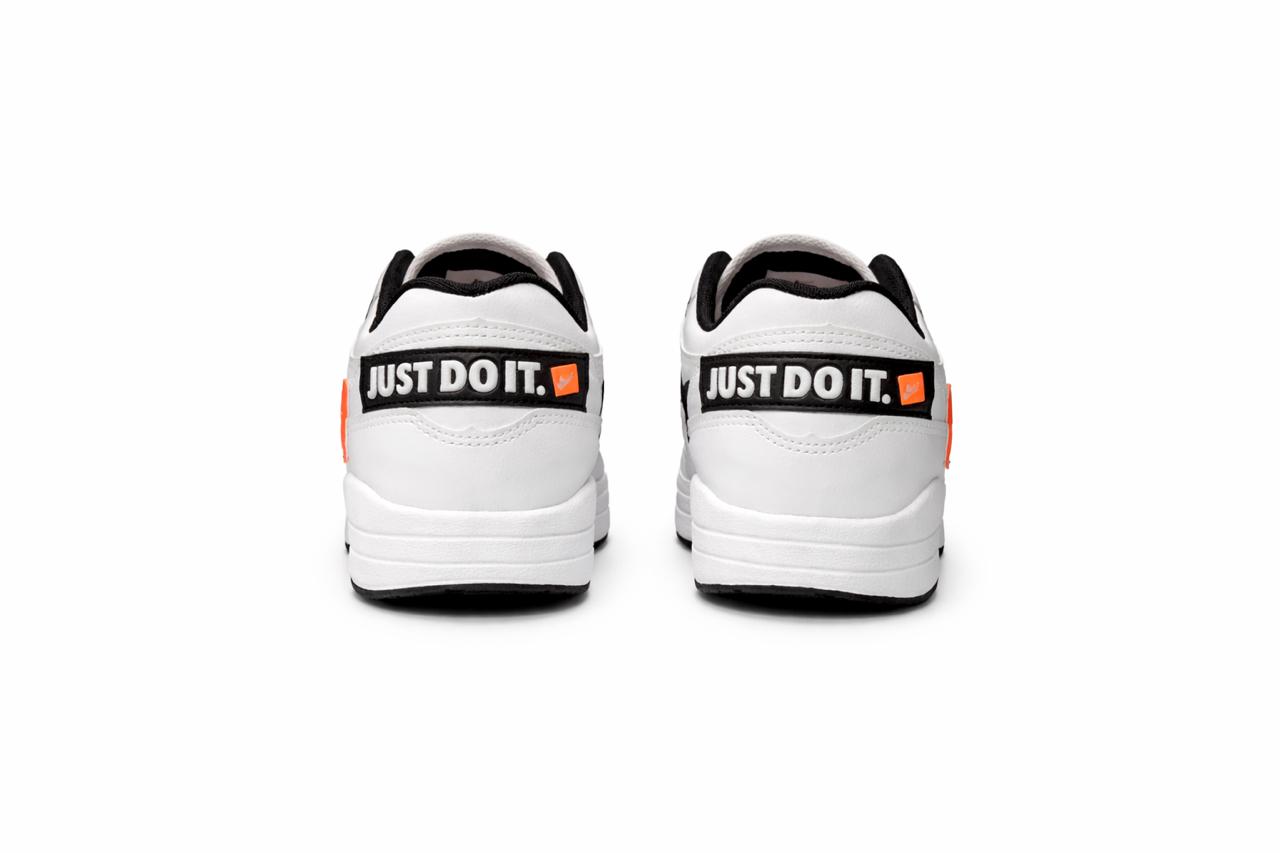 Nike Just Branco Preto