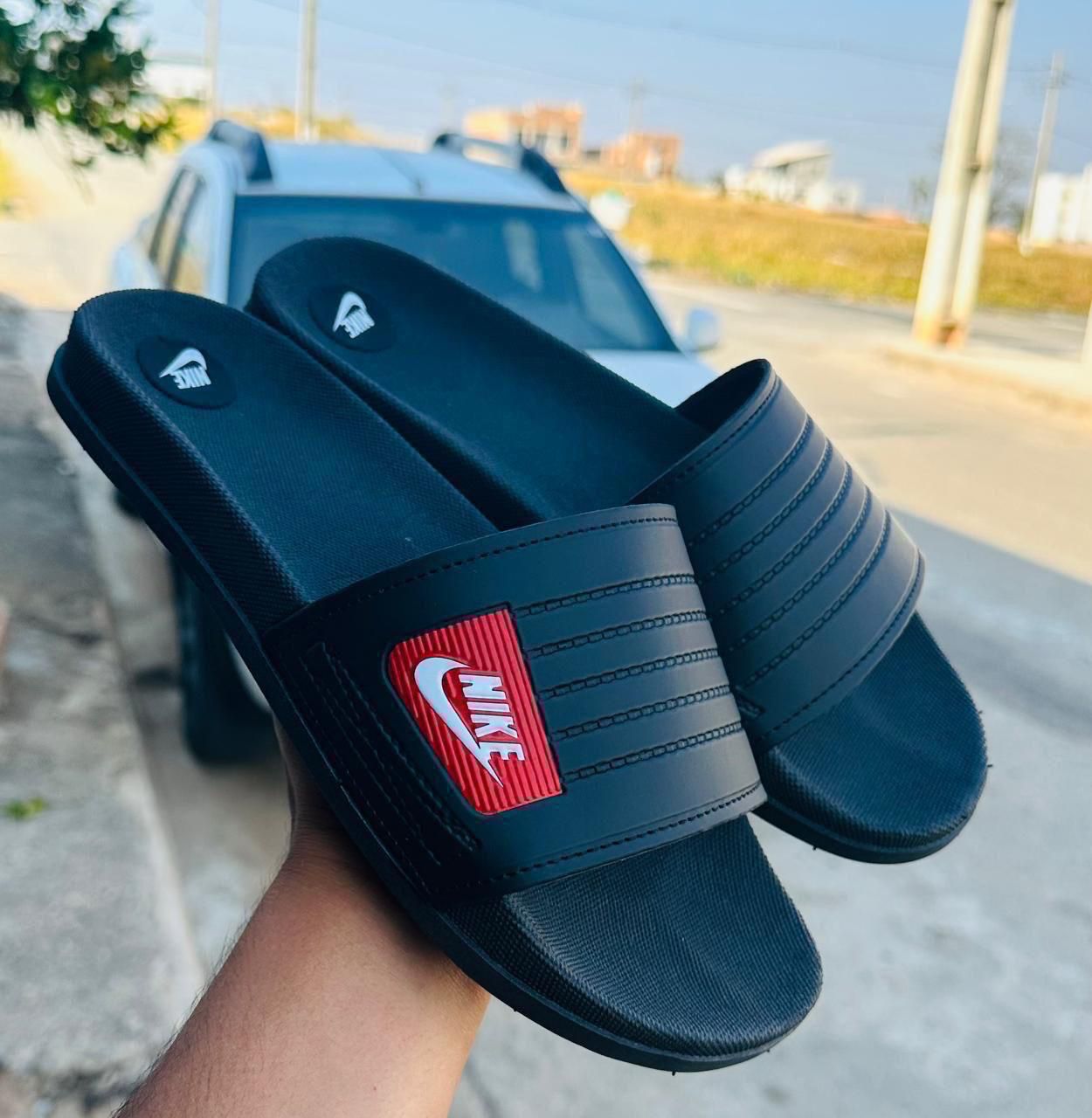 Slide Nike Preto Branco