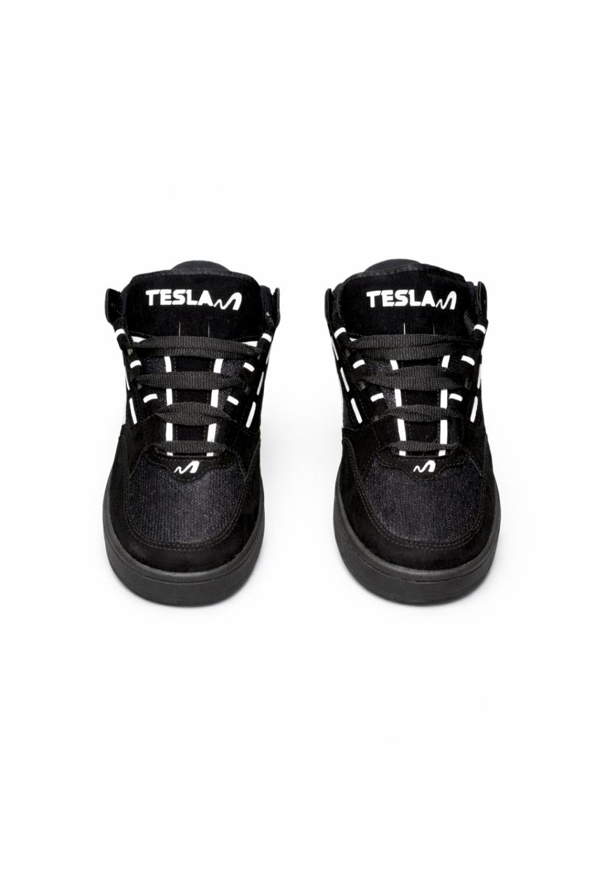 Tesla Preto Preto